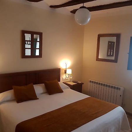 Hotel Rural Castillo De บิยาร์ ภายนอก รูปภาพ